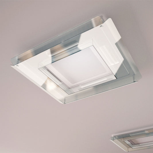 Deflector for four-way cassette air conditioners