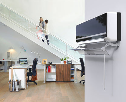 Deflector for wall-mounted air conditioners